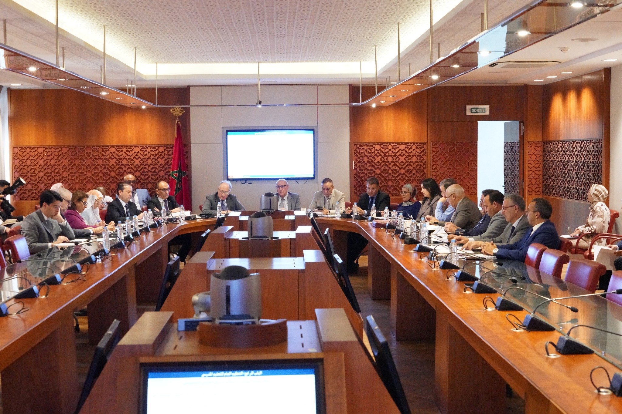 استعرض محمد سعد برادة وزير التربية الوطنية والتعليم الأولي والرياضة أبرز ملامح مشروع قانون رقم 59.21 المتعلق بالتعليم المدرسي، خلال عرض قدم