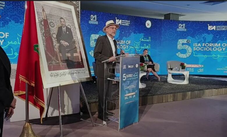 أعلنت الهيئة المغربية للسوسيولوجيا أنها أبلغت الباحثين المشاركين في المنتدى العالمي الخامس للسوسيولوجيا المقام بالرباط، وللجمعية الدولية لل