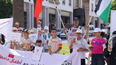 أطفال مغاربة في فعالية أمام البرلمان: نقول لأطفال فلسطين نحن معكم ضد الاحتلال والإبادة