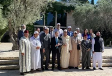سارع المجلس الأوروبي للأئمة لإصدار بيان شديد اللهجة، استنكر فيه لقاء وفد من الأئمة العاملين في أوروبا برئيس كيان الاحتلال الإسرائيلي إسحاق