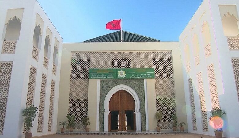 أعلنت وزارة الشؤون الإسلامية في جزر المالديف عن قرب توقيع اتفاق مع وزارة الأوقاف والشؤون الإسلامية بالمغرب يتيح لأئمة هذا البلد دراسة اللغة