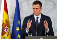 أعلن رئيس الوزراء الإسباني بيدرو سانشيز، اليوم الاثنين، إن الحكومة الإسبانية ستقر مشروع قانون لتطبيق حظر فعلي على الأسلحة ضد كيان الاحتلال