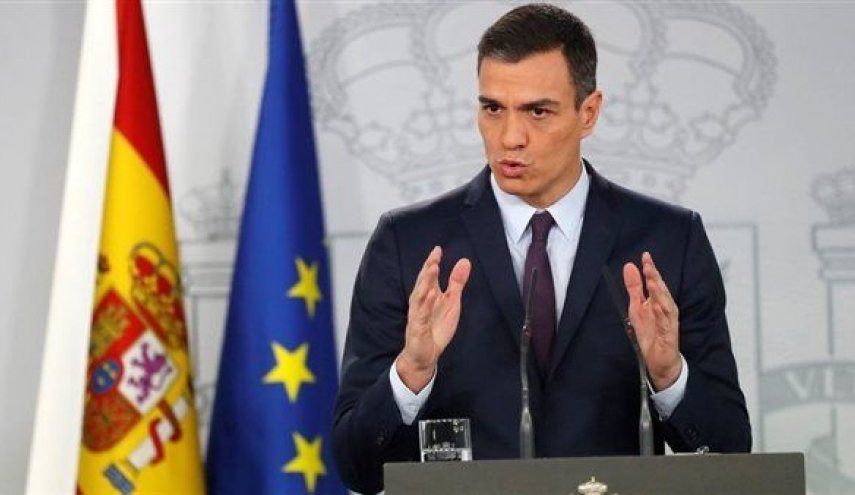 أعلن رئيس الوزراء الإسباني بيدرو سانشيز، اليوم الاثنين، إن الحكومة الإسبانية ستقر مشروع قانون لتطبيق حظر فعلي على الأسلحة ضد كيان الاحتلال