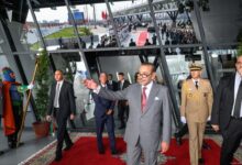  أشرف الملك محمد السادس، أمس الخميس بالدار البيضاء، على تدشين وزيارة عدد من المشاريع الكبرى المندرجة في إطار إعادة هيكلة وتطوير المركب المي