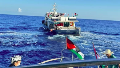 استنكرت اللجنة الدولية لكسر الحصار عن غزة استمرار سلطات الاحتلال الإسرائيلي في احتجاز عشرات المتضامنين الدوليين من طواقم طبية وصحفيين ومدا