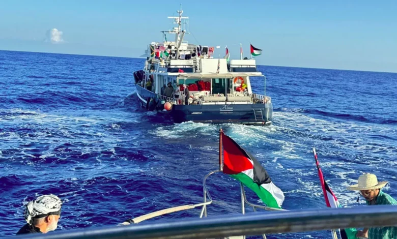 استنكرت اللجنة الدولية لكسر الحصار عن غزة استمرار سلطات الاحتلال الإسرائيلي في احتجاز عشرات المتضامنين الدوليين من طواقم طبية وصحفيين ومدا