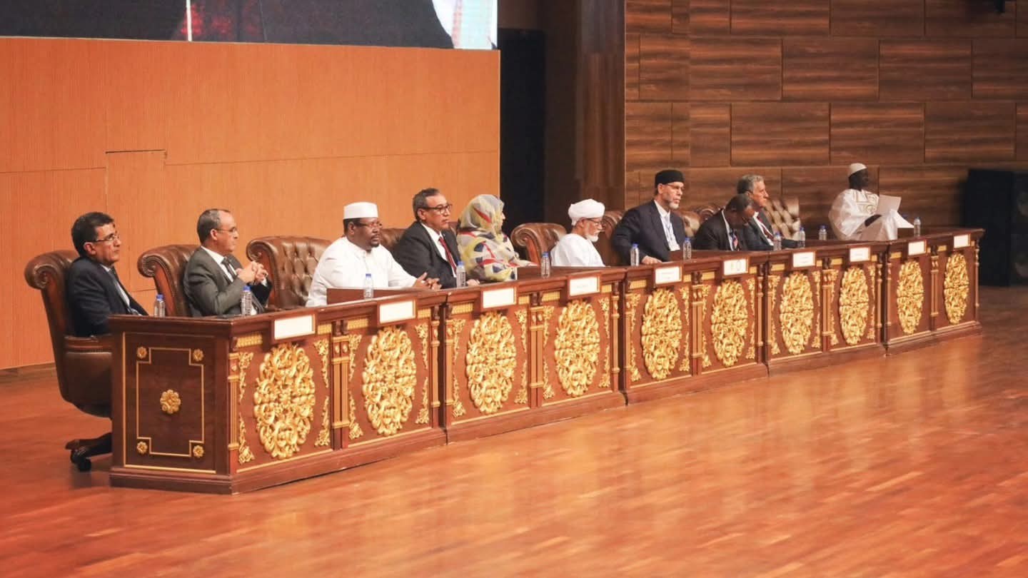 دعا المشاركون في المنتديات العربية الإفريقية للغة الضاد وآدابها التي عقدت يوم 26 و27 أكتوبر 2025 بنواكشوط الحكومات العربية والإفريقية والإ