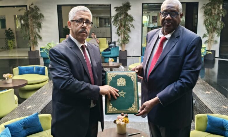 وقّع الائتلاف الوطني من أجل اللغة العربية، يوم أمس الأربعاء 12 نونبر 2025 بمدينة الرباط، مذكرة تفاهم وتعاون مع جامعة إفريقيا العالمية بالس