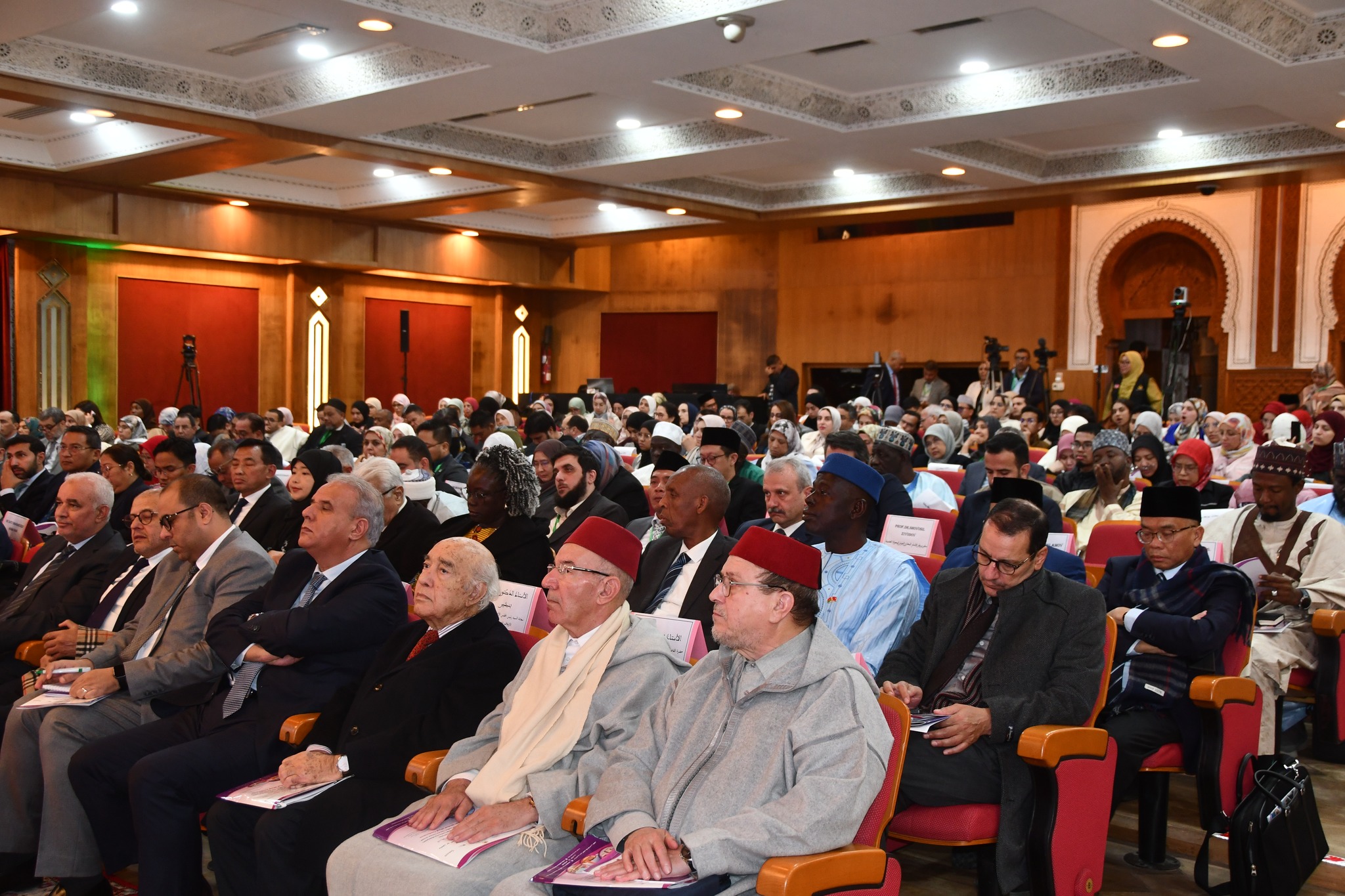 ناقش المؤتمر العالمي للوقف الذي تحتضنه مؤسسة دار الحديث الحسنية بالرباط وانطلقت أمس الثلاثاء، التجربة المغربية في مجال تدبير الأوقاف وخصوص