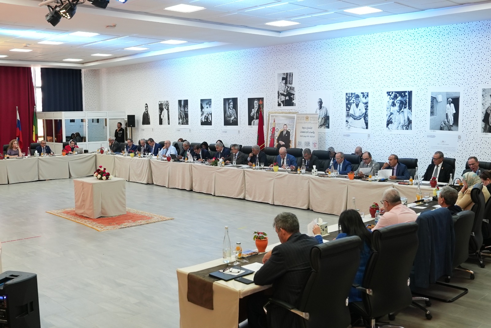 تواصلت تداعيات الجدل الدائر حول قرار وزارة التعليم العالي والبحث العلمي والابتكار بفرض رسوم التسجيل على الباحثين الموظفين والمستخدمين والأ