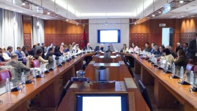 صادقت لجنة التعليم والثقافة والاتصال بمجلس النواب، مساء أمس الثلاثاء، على مشروع القانون رقم 59.21 المتعلق بالتعليم المدرسي، خلال اجتماع بعد