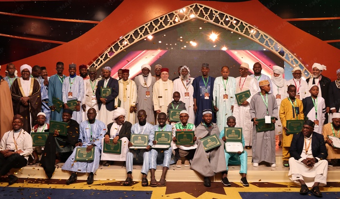 احتفت مؤسسة محمد السادس للعلماء الأفارقة، مساء السبت الماضي بفاس، بـ 58 من الفائزين والفائزات في مختلف جوائز ومسابقات المؤسسة، وكرمت أيضأ أ