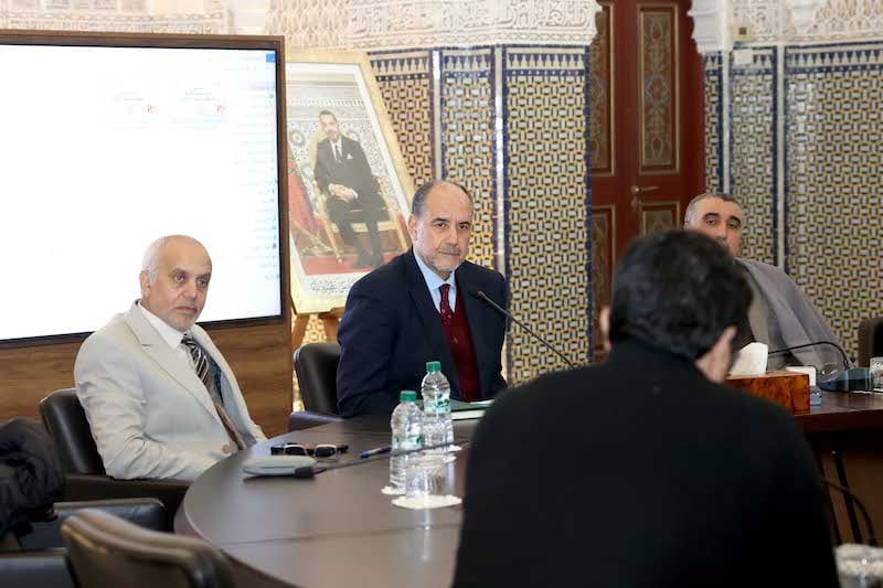 أعلنت الرابطة المحمدية للعلماء، أمس الثلاثاء بمقرها بالرباط،  عن إصدار “دليل المنهجية الفقهية في مؤلفات المذاهب الأربعة” في عدة أجزاء. ويقد