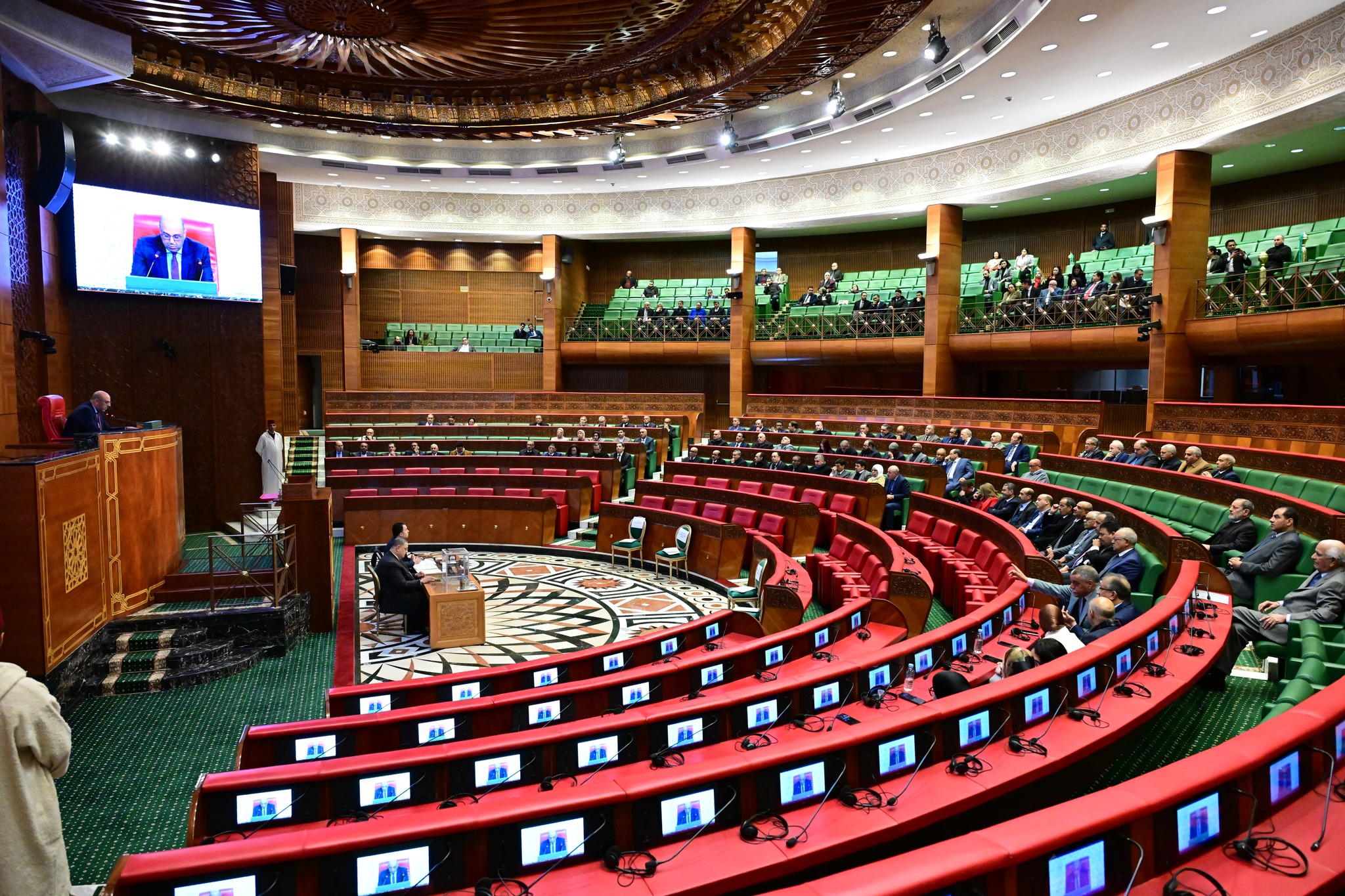 شهد مجلس المستشارين، أمس الثلاثاء، نقاشا حادا ومستفيضا حول السياسة الحكومية في مجال الرياضة، حيث واجه رئيس الحكومة، عزيز أخنوش، انتقادات لاذعة من فر