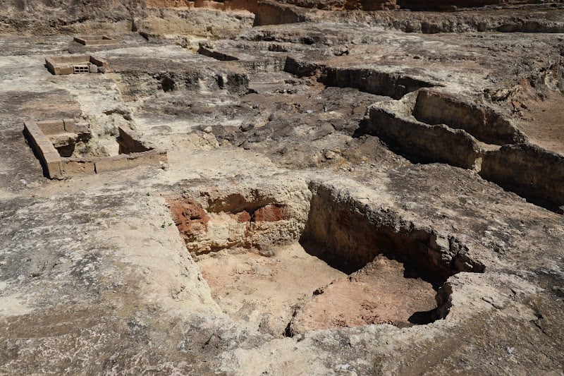 صُنف الاكتشاف الأثري بقرية "وادي بهت" بإقليم الخميسات كـأفضل بحث ميداني في العالم لسنة 2025، وذلك ضمن فعاليات المنتدى العالمي لعلم الآثار بش