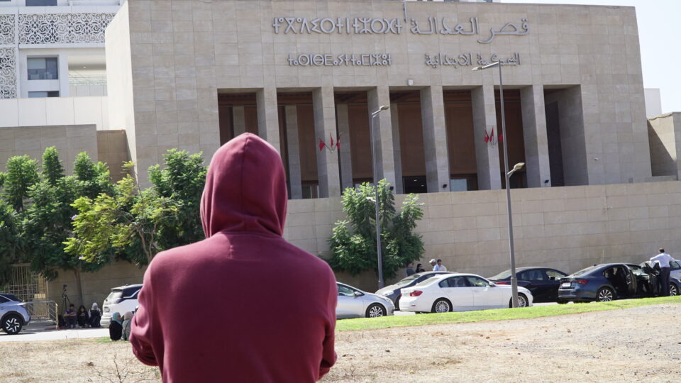 أصدرت محكمة الاستئناف بمراكش، الثلاثاء الماضي، أحكاما قضائية وصفت بالقاسية في حق 48 متهما توبعوا على خلفية الأحداث العنيفة التي رافقت احتج