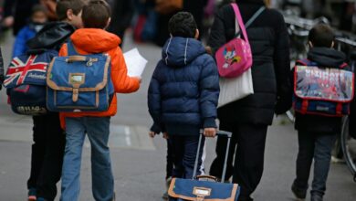 أثار توقيف منشط تربوي بمنطقة "بلفور" شرق فرنسا، بشبهة تورطه في اعتداءات جنسية على قاصرين، موجة قلق عارمة في أوساط الجالية المغربية، بعد أن طالت الاعتداءات أطفالا من أسر مغربية حديثة الهجرة.