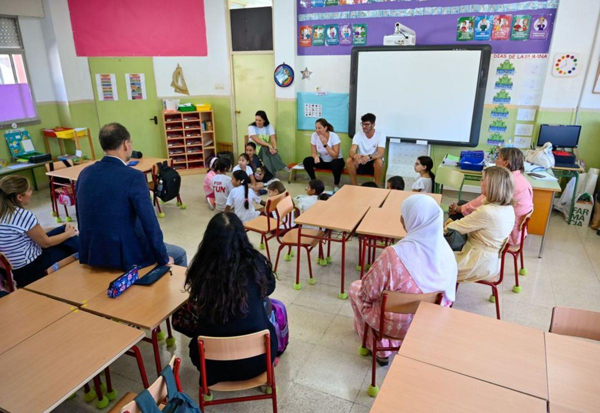 كشفت تقارير تعليمية حديثة عن توسع نطاق برنامج تعليم اللغة العربية والثقافة المغربية (PLACM) في إسبانيا، ليصل إلى 12 منطقة ذاتية الحكم، من