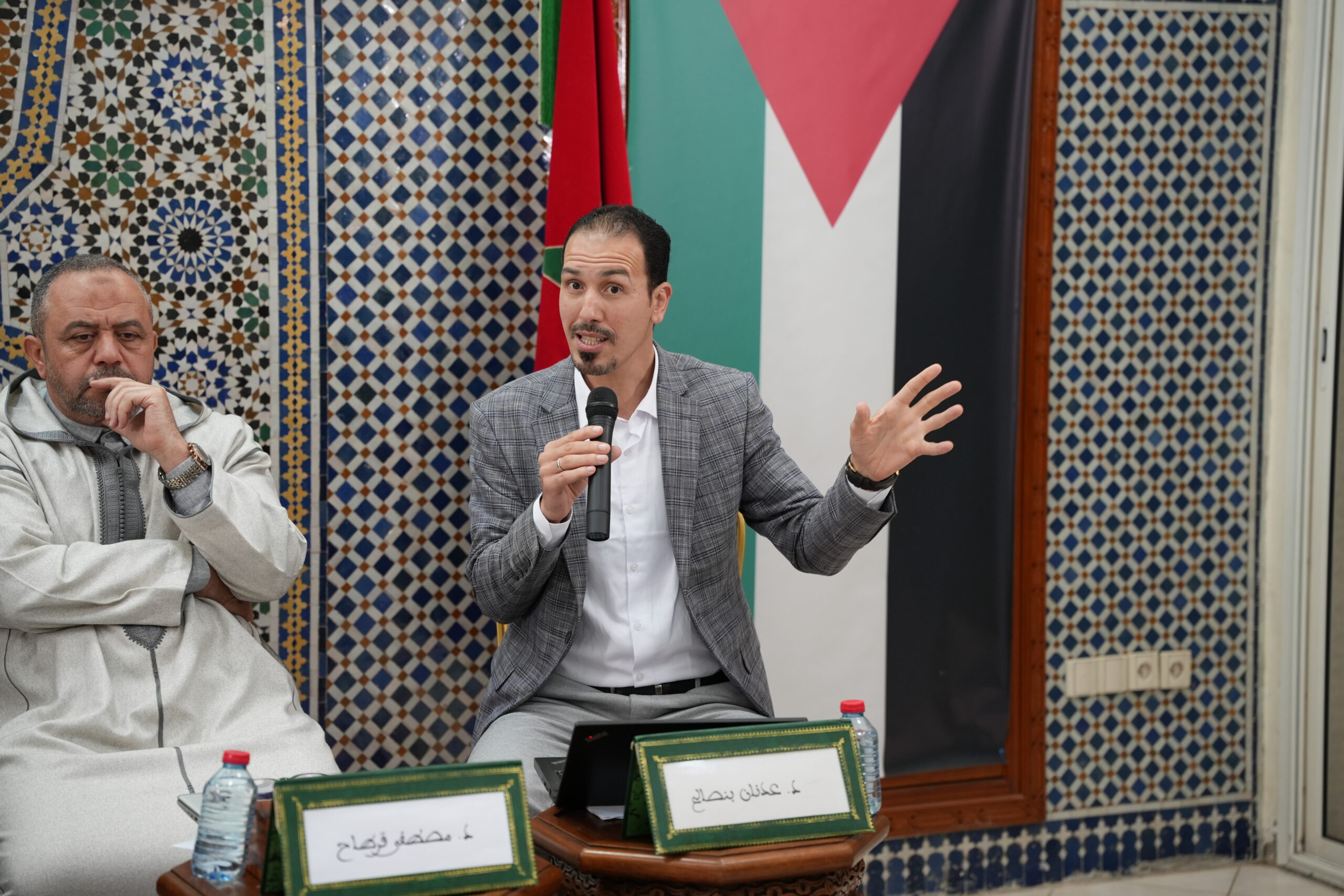 أكد الدكتور عدنان بنصالح أن العلامة الحجوي الثعالبي لم يكتب مؤلفه كفقيه فحسب، بل استحضر فيه "حرفة المؤرخ" ومنهجه العلمي الدقيق في تتبع مسار