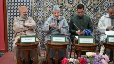 أكد الأستاذ محمد السوسي خلال ندوة علمية نظمها قسم العمل الفكري لحركة التوحيد والإصلاح أن الفقه الإسلامي ظل مستمرا وحيا عبر العصور، رافضا وص