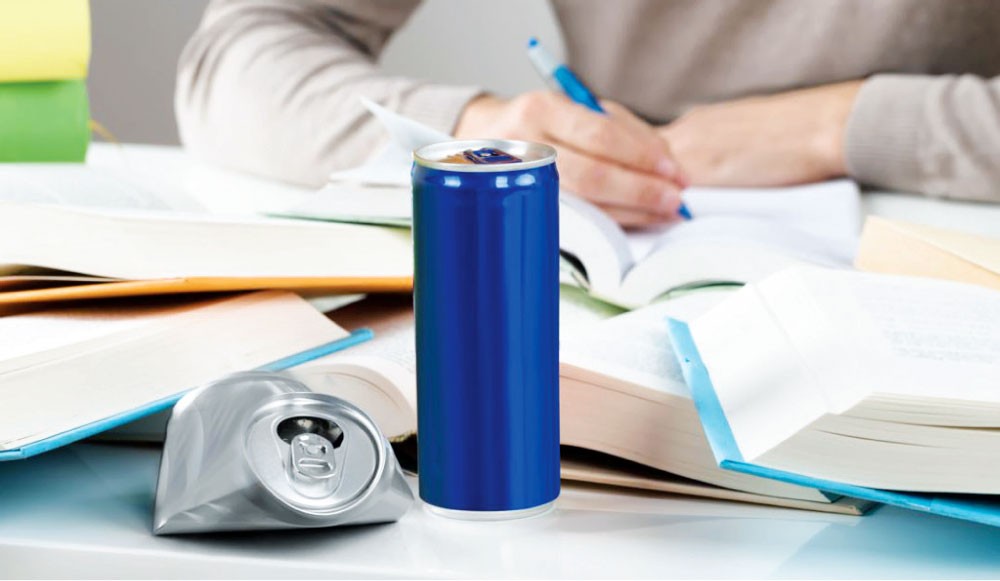 طالب المرصد المغربي لحماية المستهلك السلطات المختصة باتخاذ إجراءات استعجالية وصارمة لمنع بيع مشروبات الطاقة للقاصرين، محذرا من المخاطر