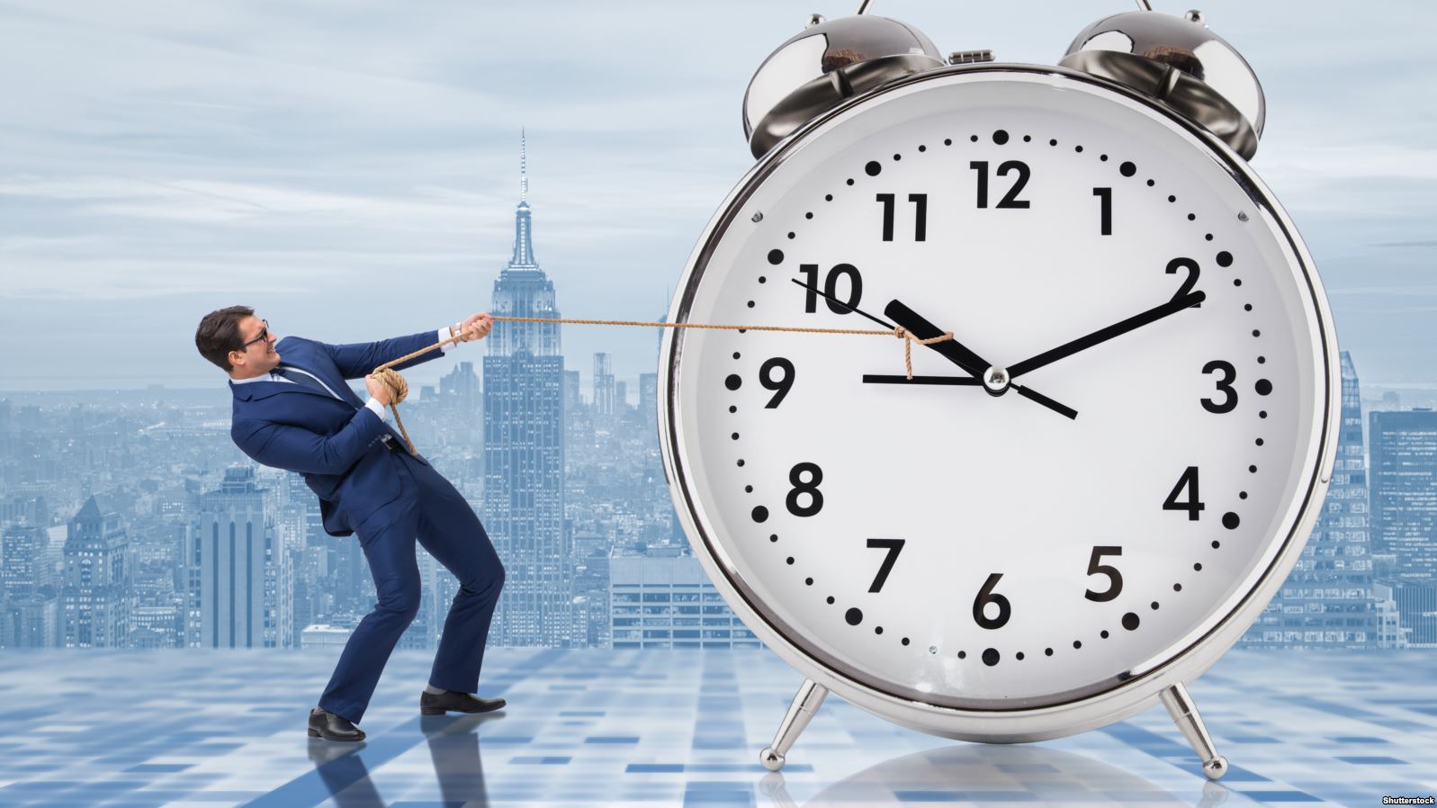 أطلقت اللجنة الوطنية للمطالبة بالعودة إلى الساعة القانونية (غرينتش) مرحلة جديدة من التعبئة الميدانية، من خلال إعلان انفتاحها على كبريات الم