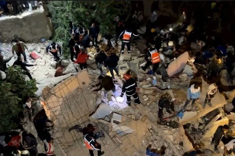 عبّر المجلس الوطني لحقوق الإنسان عن بالغ انشغاله إثر حادث انهيار بناية سكنية بمدينة فاس، صباح أمس الخميس، والذي خلف في آخر حصيلة 14 قتيلا وإ
