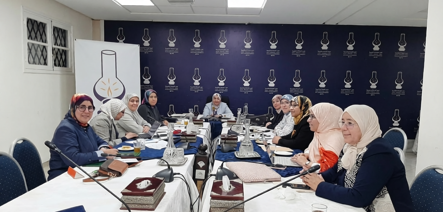 دقت منظمة "نساء العدالة والتنمية" ناقوس الخطر بشأن التحولات العميقة والظواهر التي أصبحت تهدد استقرار وتماسك الأسرة المغربية، داعية الحكومة إ