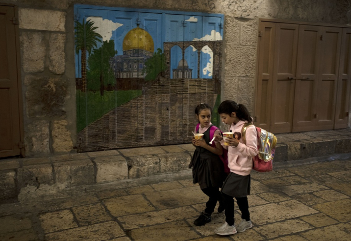 تتصاعد سياسات الاحتلال الإسرائيلي الرامية إلى تغيير واقع قطاع التعليم في القدس الشرقية المحتلة مع انطلاق العام الدراسي الجديد 2026/2027، حي